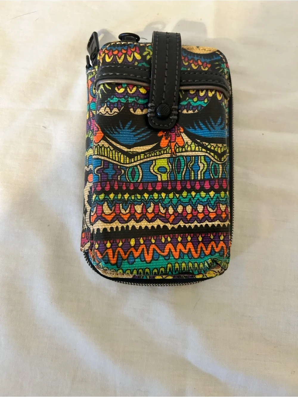 Sakroots Artist Circle Smartphone Wallet Clutch-Radiant One World/NWOT